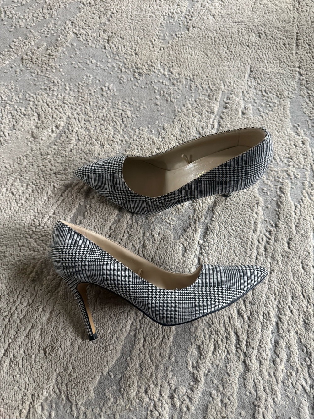 Marc Fisher Darren Black white plaid Pointed Toe Stiletto pumps Heels 7